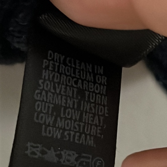 ST. John Wool blend knit top /blouse with sequins NWOT size XS - Picture 4 of 7